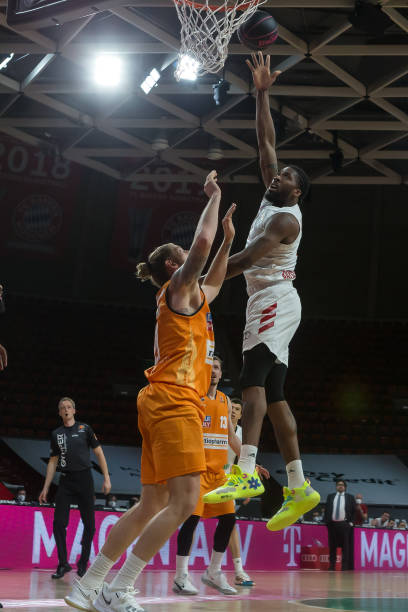 比赛中会碰 比赛中会碰